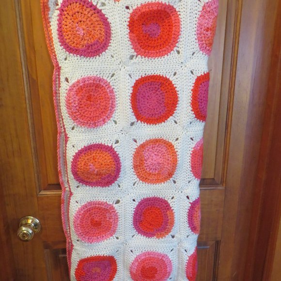 Beautiful Crocheted Blanket / Throw / Afgan - Picture 2 of 3